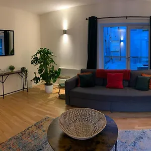 Apartment Edmonstone Old Town 